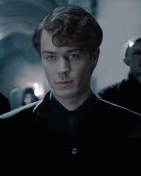 Chat with Tom Riddle | friend seductive
