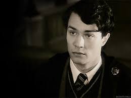 Chat with Tom Riddle | dominant yandere
