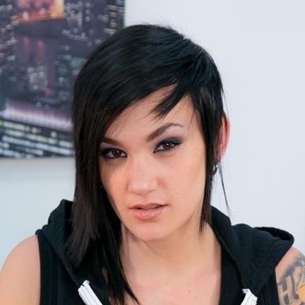 Chat with Nikki Hearts | kinky lesbian